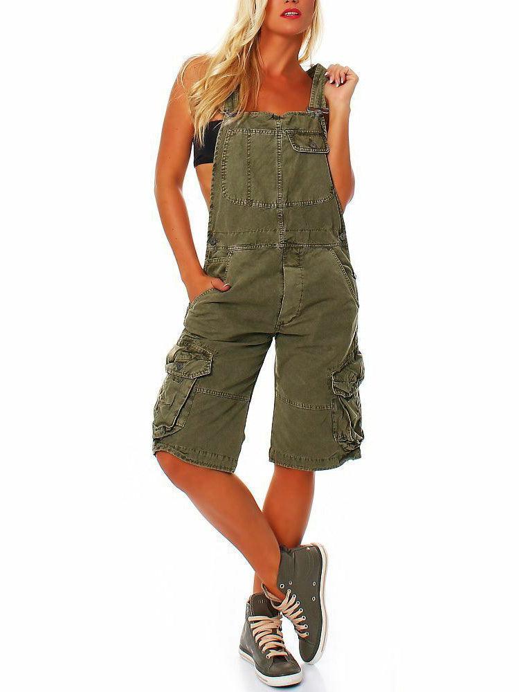 Kurze Damenlatzhose mit funktionalen Cargotaschen