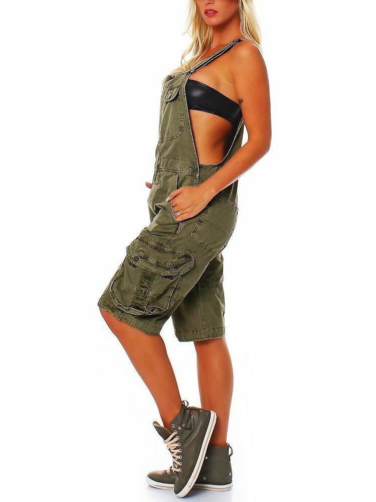 Kurze Damenlatzhose mit funktionalen Cargotaschen