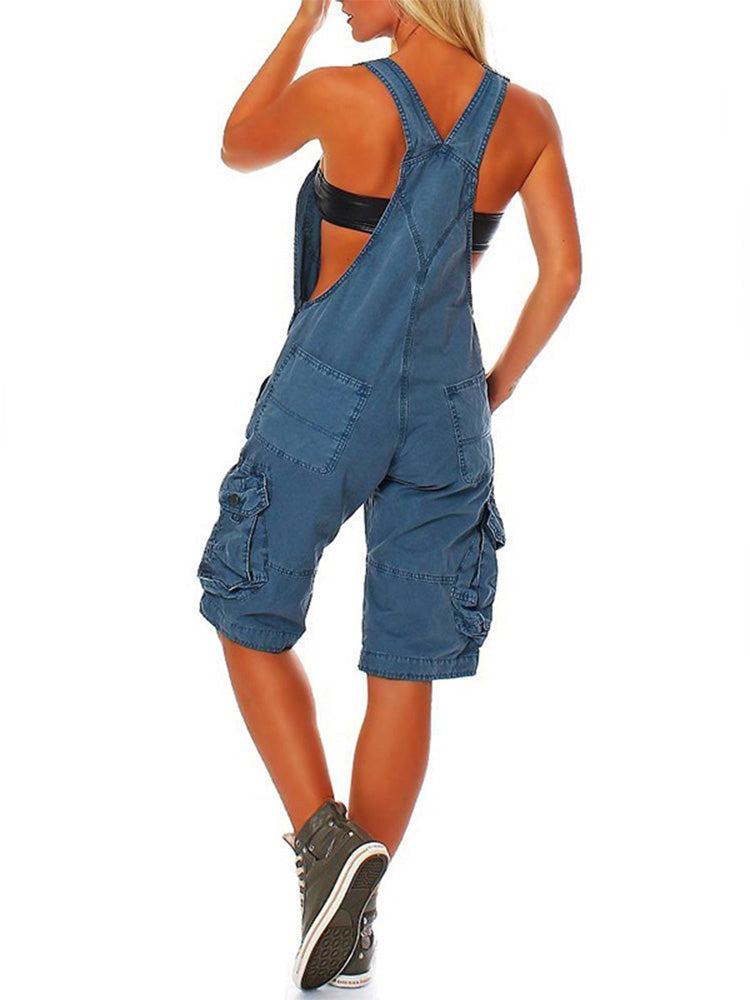 Kurze Damenlatzhose mit funktionalen Cargotaschen