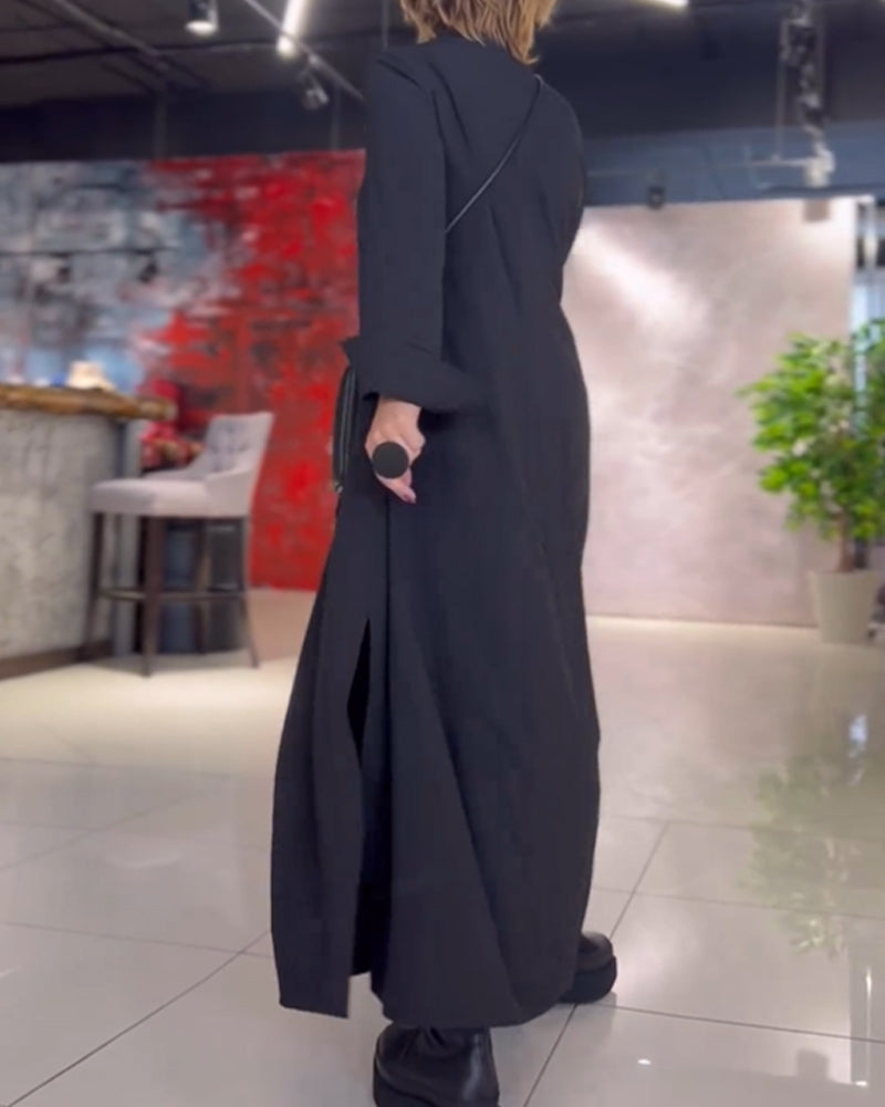 THESS | Langes, lockeres Kleid mit Umschlägen und Seitenschlitz