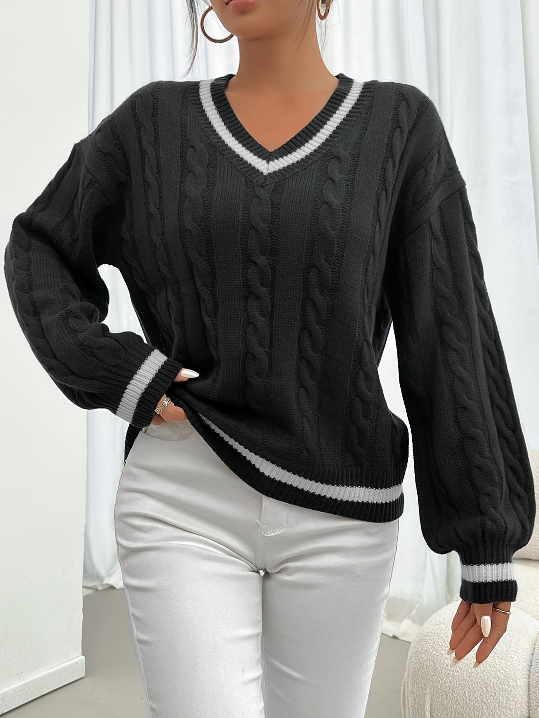 Kaya | Klassischer V-Ausschnitt Pullover für Damen
