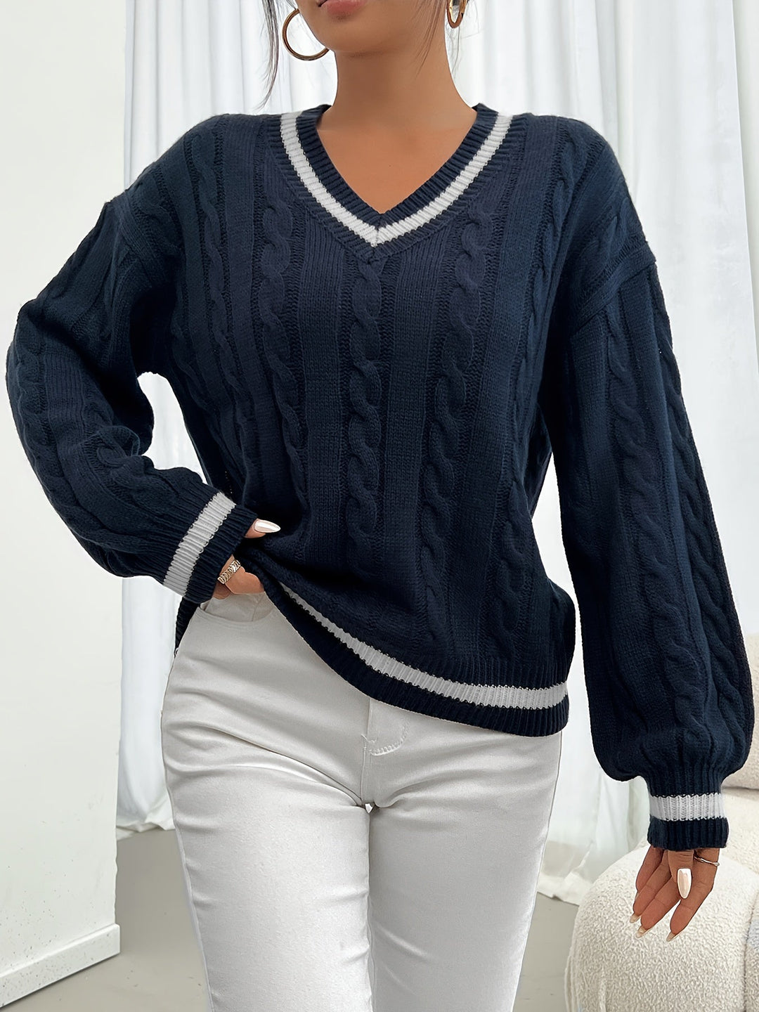 Kaya | Klassischer V-Ausschnitt Pullover für Damen