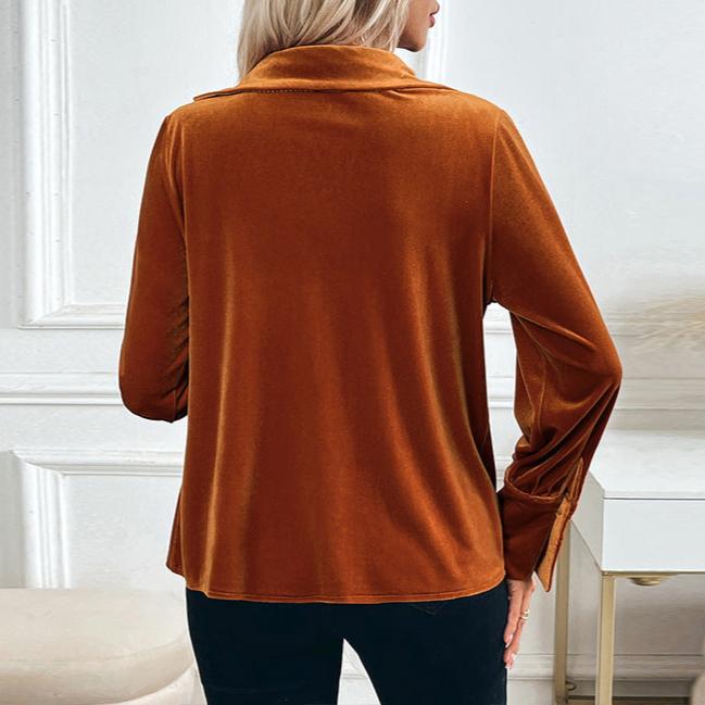 Djuskila | Elegante Samtbluse mit Vintage-Wasserfallausschnitt