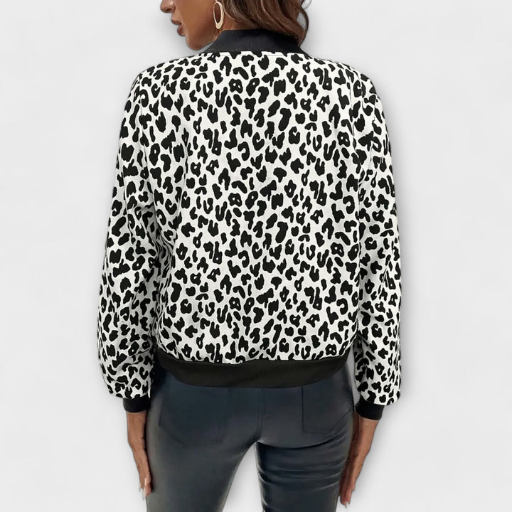 Sophie | Auffällige Damen Jacke im Leopardenstil