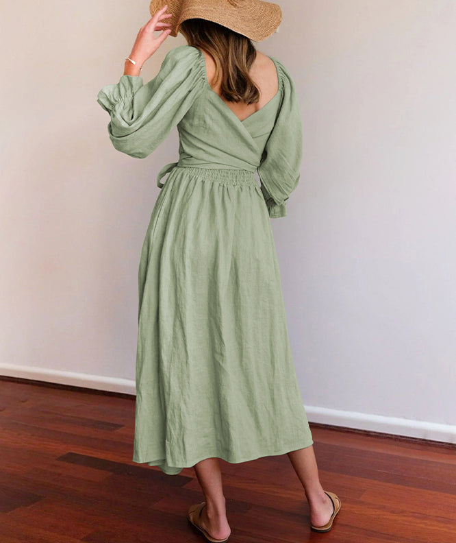 Französisches Kleid mit Laternenärmeln