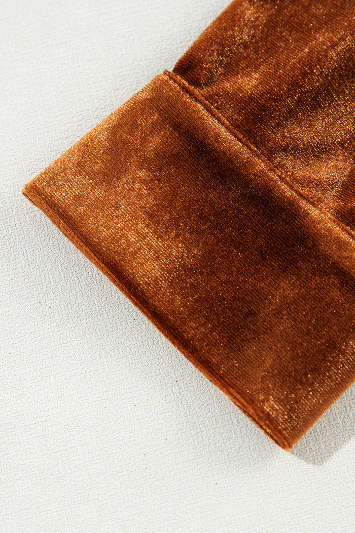 Estelle Velvet Button-Up Bluse mit glänzendem Finish und Struktur