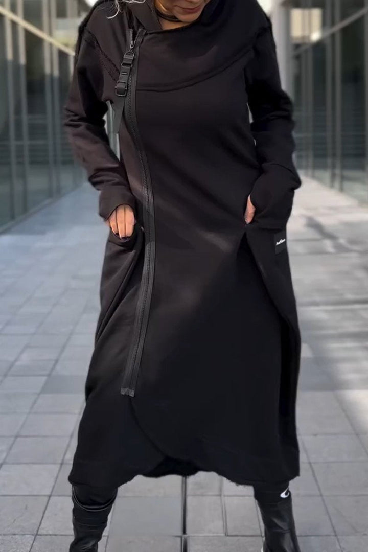 Theresa | Kapuzenkleid mit langen Ärmeln & asymmetrischem Saum