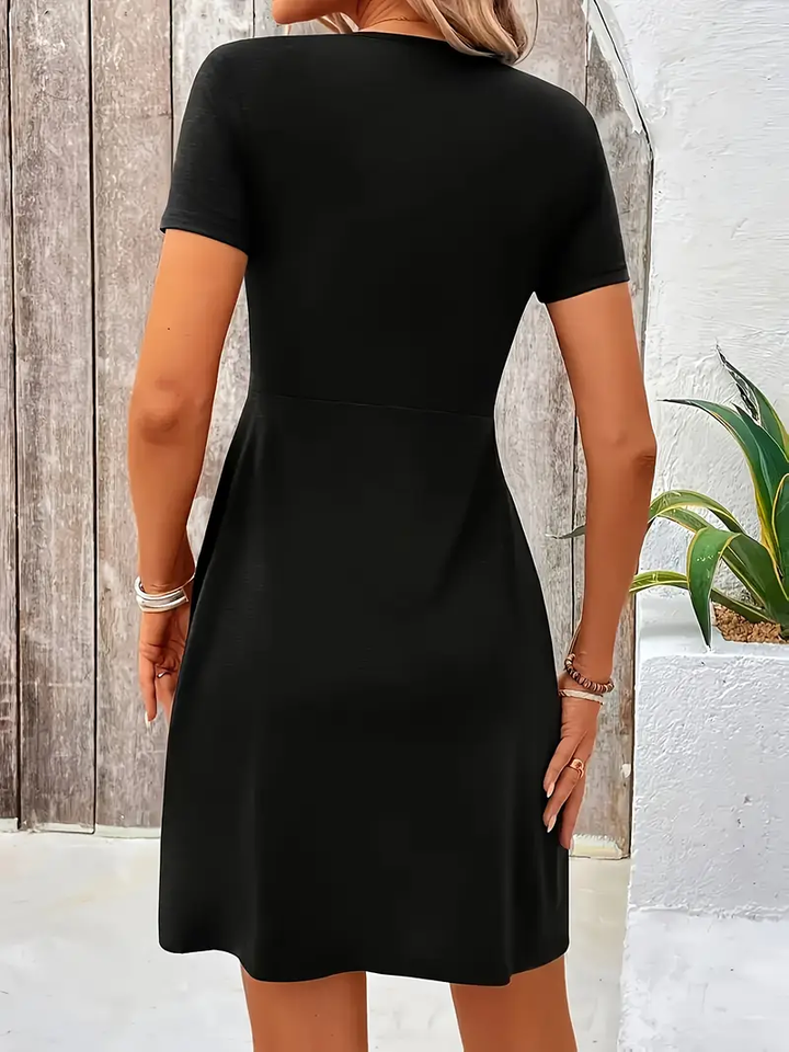 Mila | Kurzarm V-Ausschnitt Twistkleid