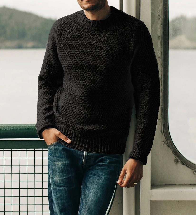 Winterlicher Herrenpullover mit Rundhals und Strickstruktur