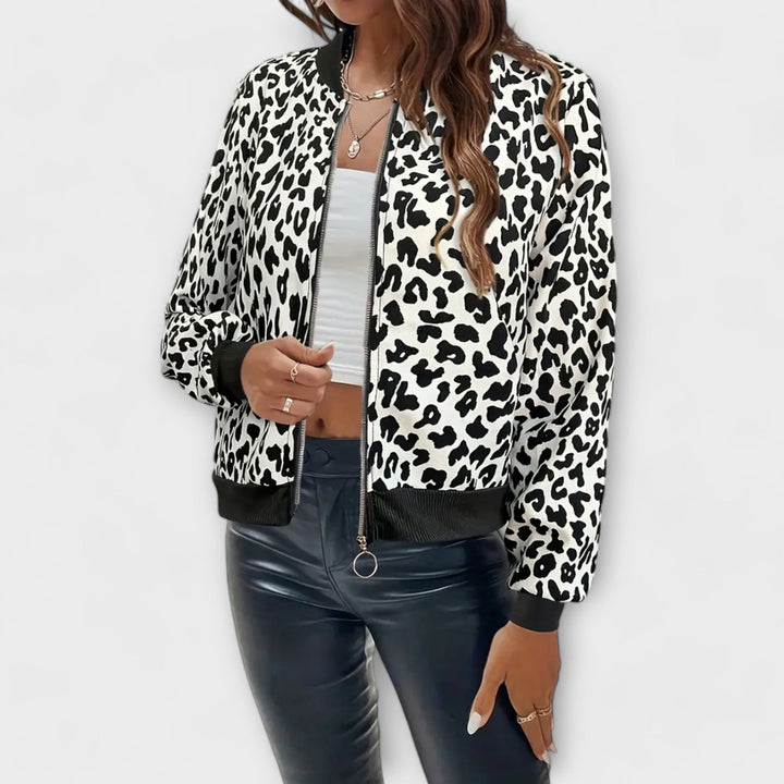 Sophie | Auffällige Damen Jacke im Leopardenstil