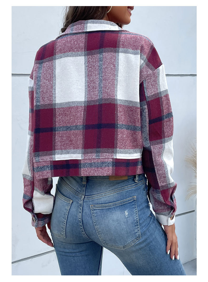 Gekürzte Jacke mit kariertem Revers