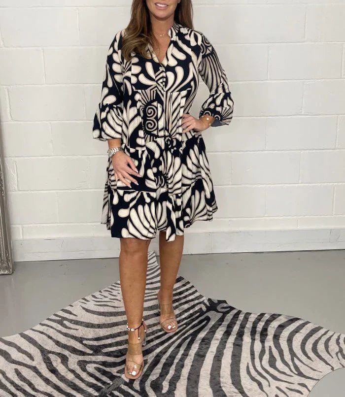 Fenella | Feminines Kleid mit V-Ausschnitt und modernem Print