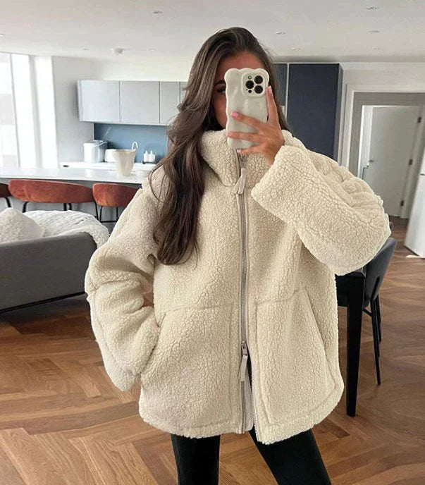 Charlotte | Klassische Lammfelljacke für den Winter