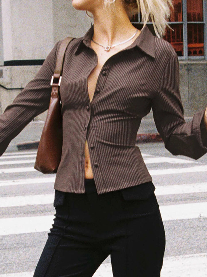 Veronica | Feminines Retro-Top mit Knopfleiste vorne