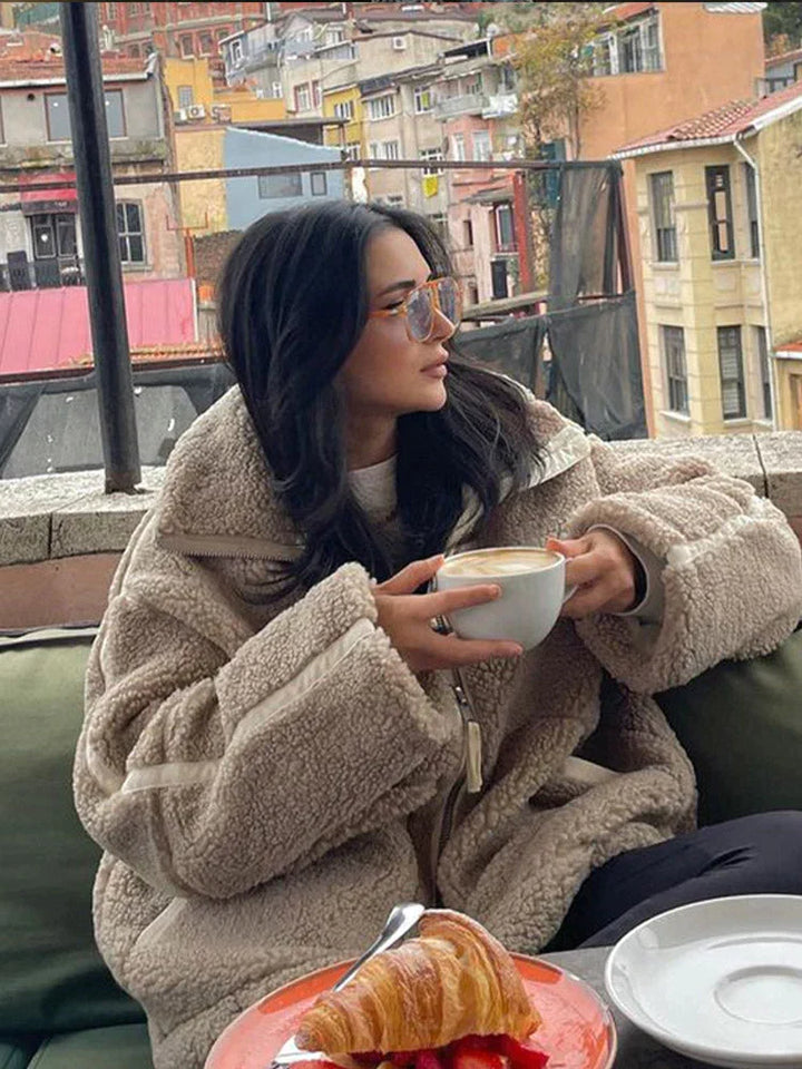 Charlotte | Klassische Lammfelljacke für den Winter