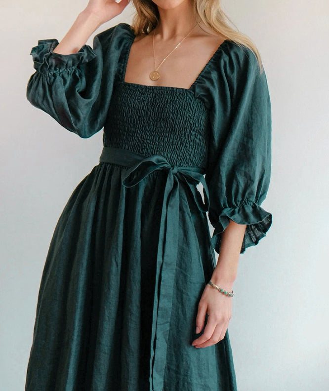 Französisches Kleid mit Laternenärmeln