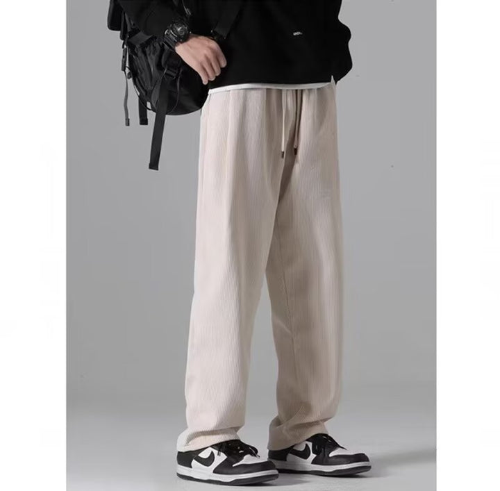 Jan | Retro-Sporthose für den Alltag im Herbst