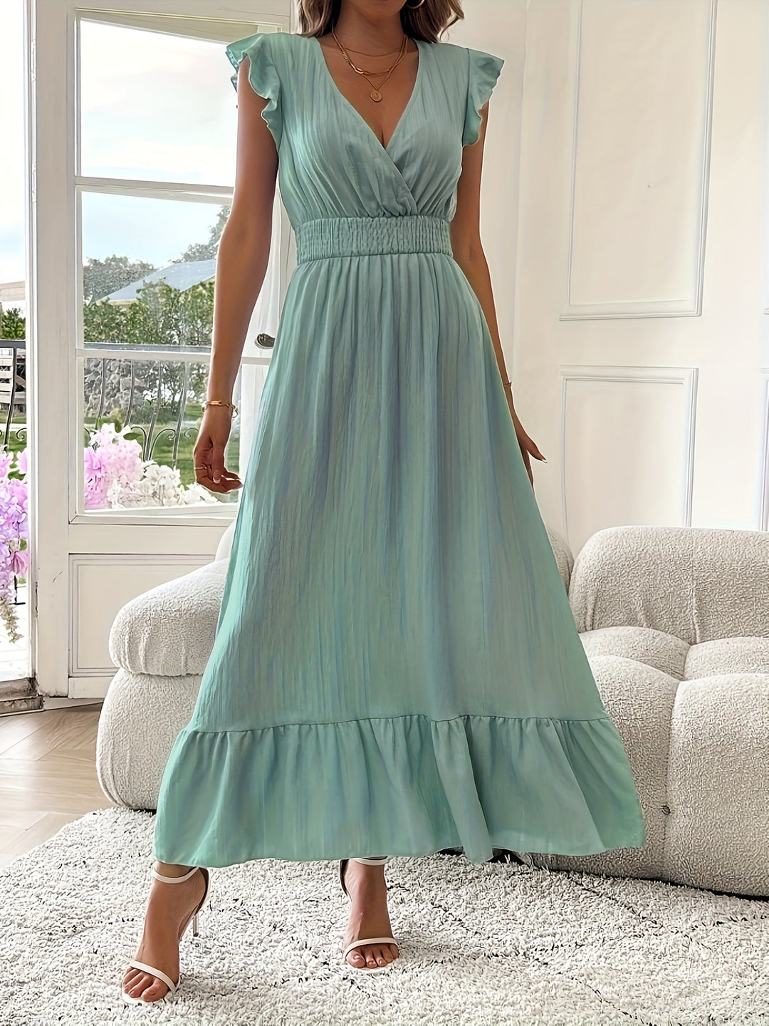 Mara | V-Ausschnitt Maxikleid mit Rüschen Saum