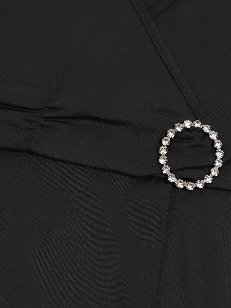 Elisa | V-Ausschnitt Midikleid mit asymmetrischem Saum