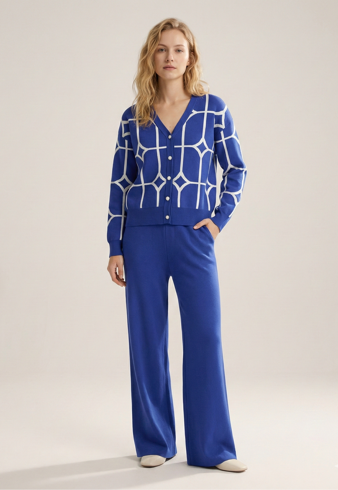Sarah | Geometrisches Damen-Set: Cardigan & Hose