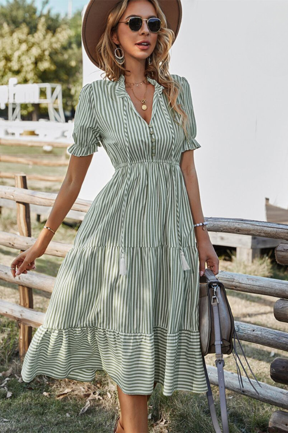 Sara's Sommerkleid für sonnige Tage mit femininer Note
