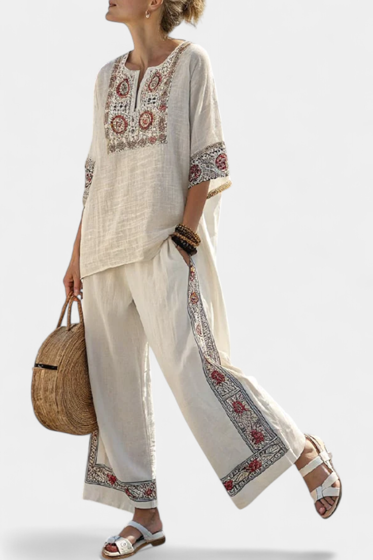 Isabella | Feine Bluse mit Stickereien und fließender Hose