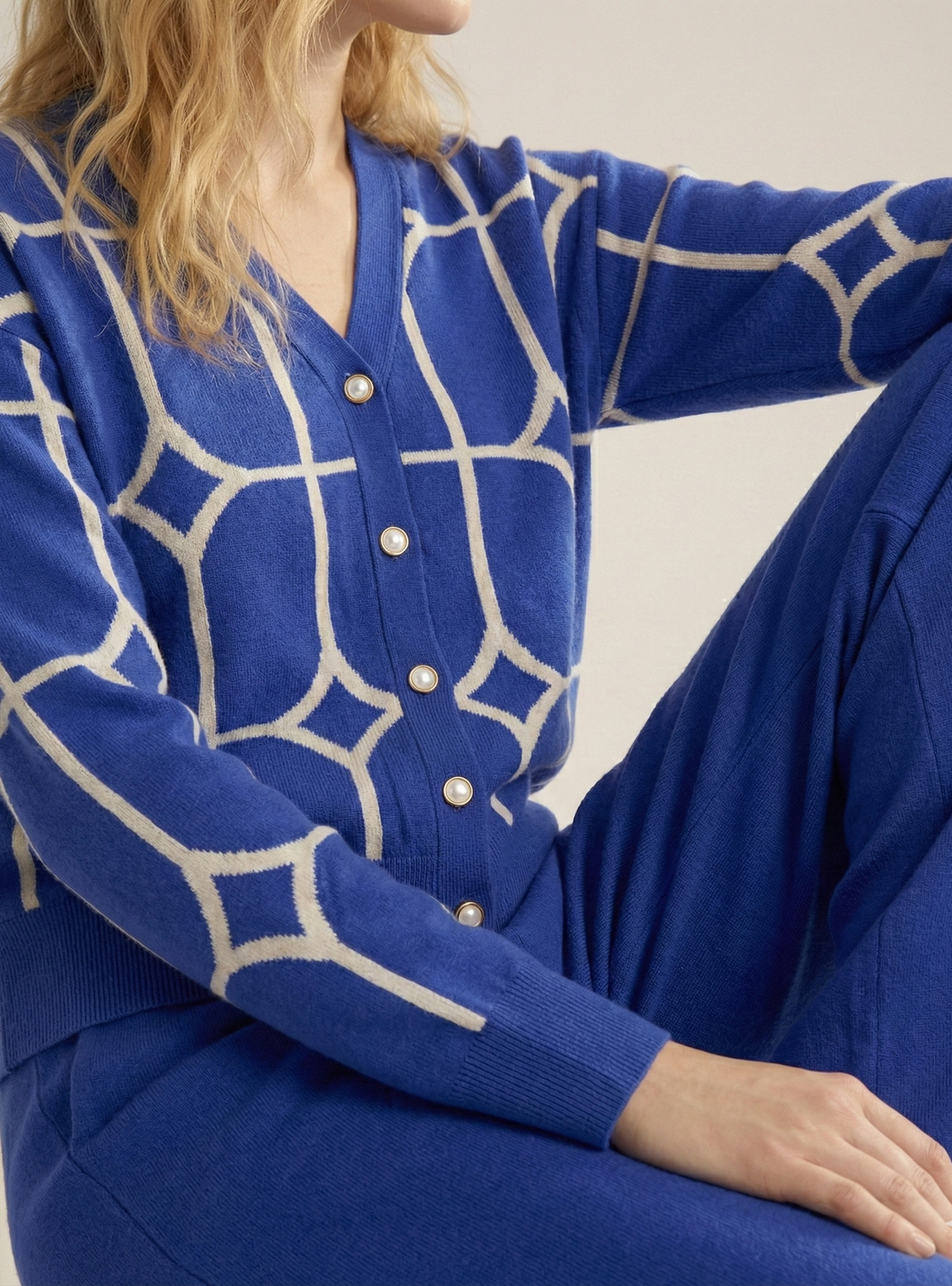 Sarah | Geometrisches Damen-Set: Cardigan & Hose