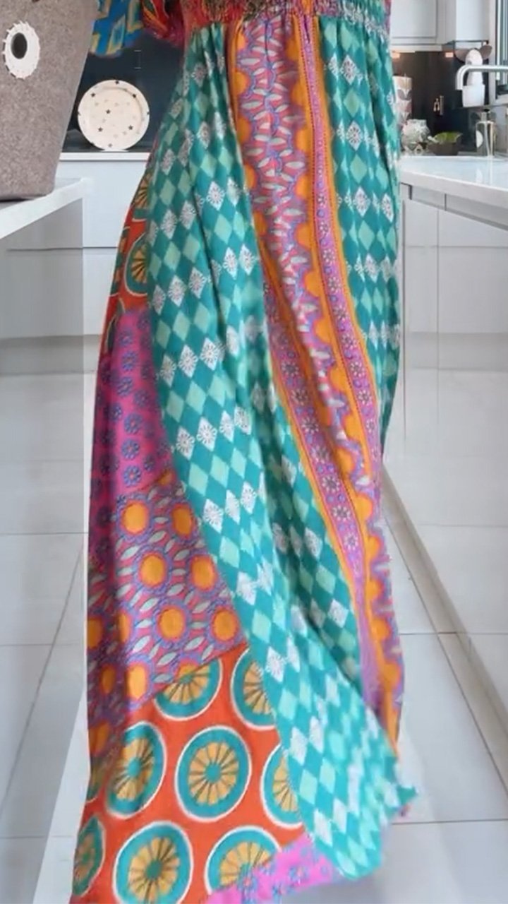Isabella | Paisley Muster Kleid mit fließender Linie