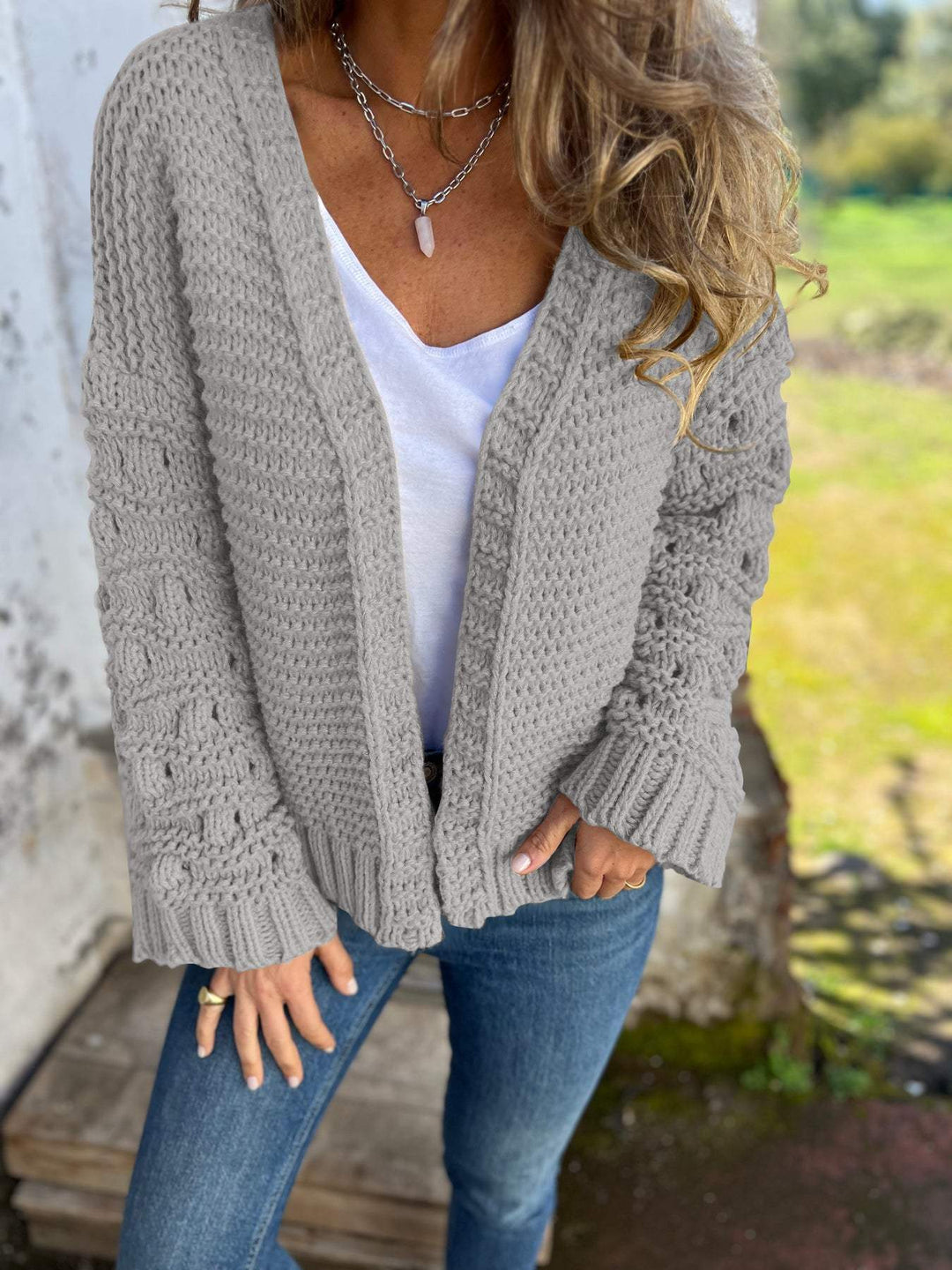 Jeni | Strickjacke mit V-Ausschnitt & langen Ärmeln
