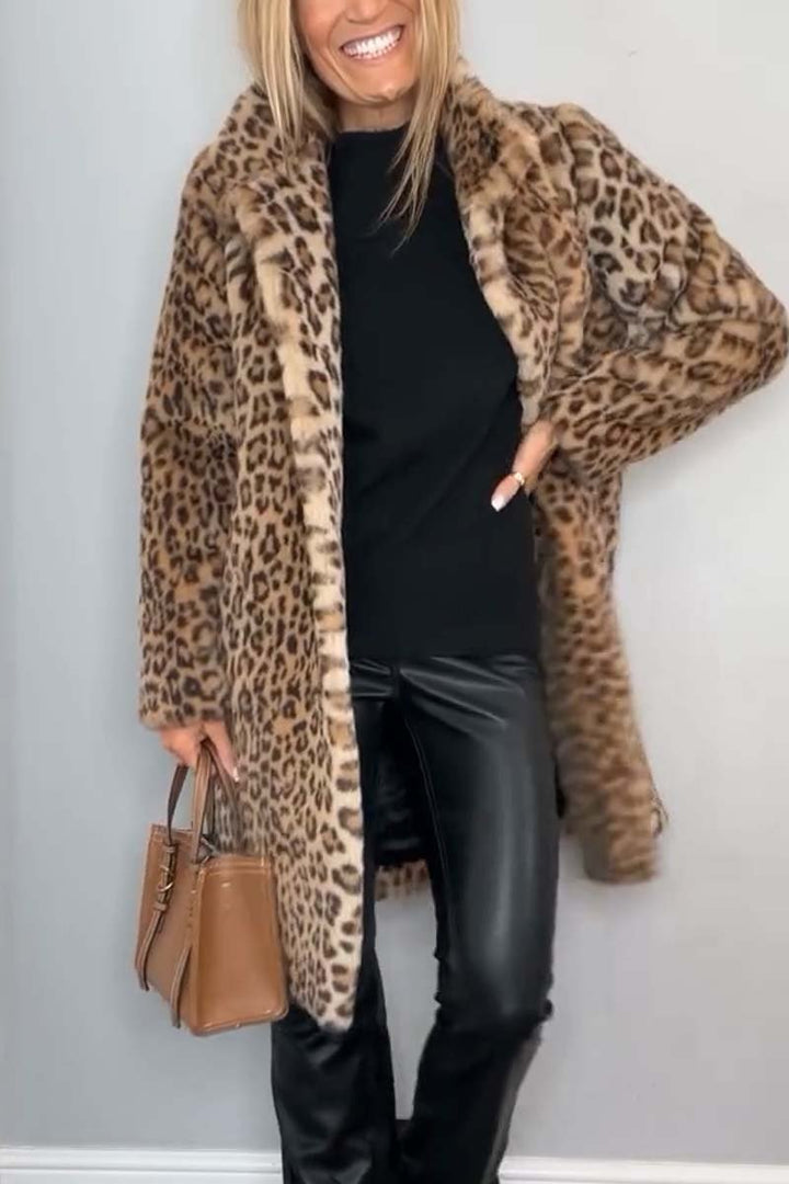 Liesa | Leopardenmantel mit Knopfleiste und flauschigem Innenfutter
