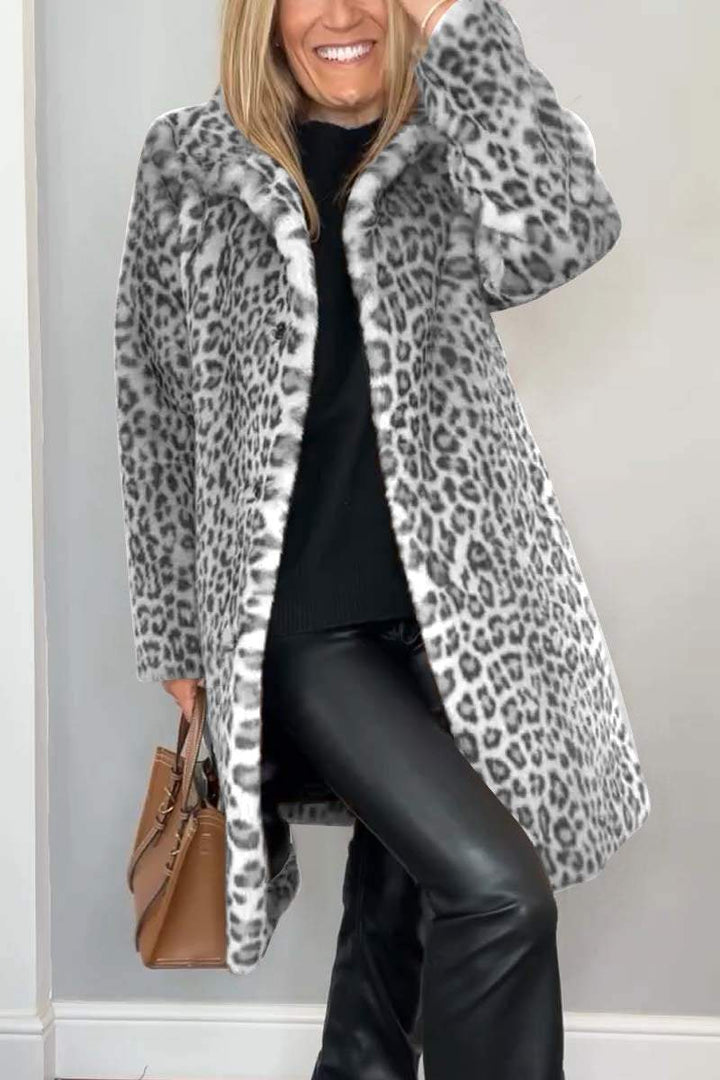 Liesa | Leopardenmantel mit Knopfleiste und flauschigem Innenfutter