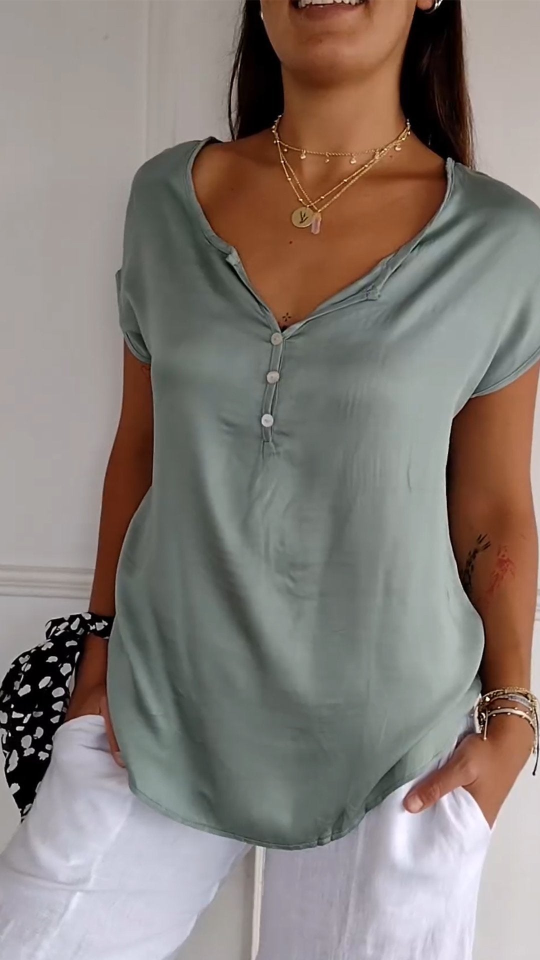 Juliette Bequemes T-Shirt mit V-Ausschnitt