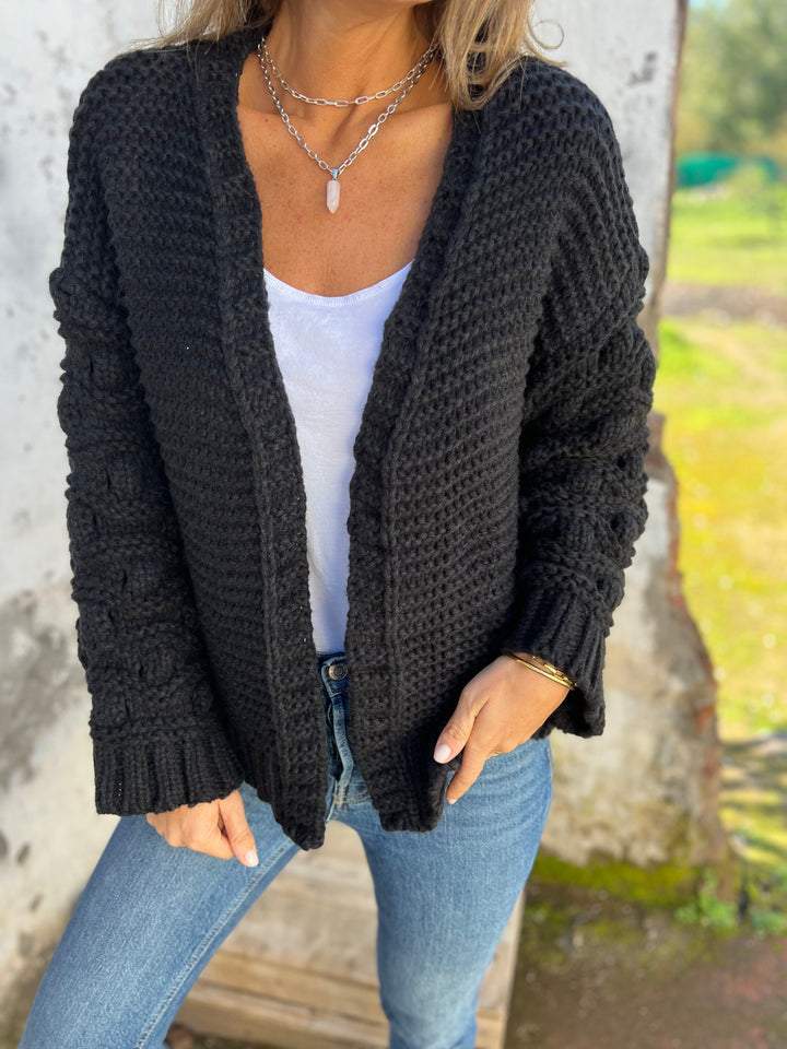 Jeni | Strickjacke mit V-Ausschnitt & langen Ärmeln