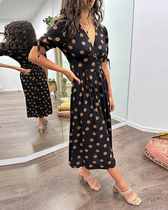 Elisa | Gepunktetes Kleid mit tiefem Ausschnitt und Charme