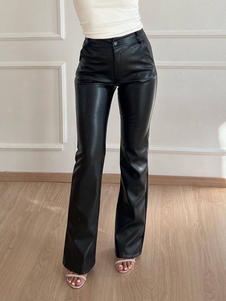 KAYLA | Modische Damenlederhose für den Herbst