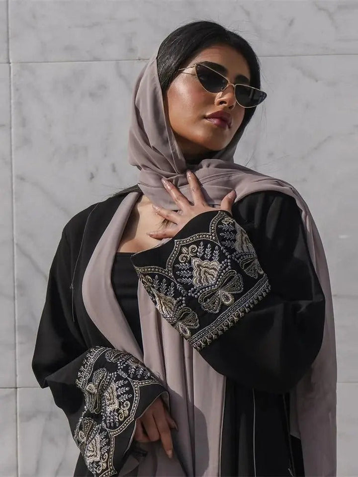 AZRA | Luftige Abaya mit elegantem Schnitt