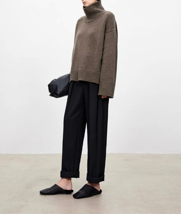 Mia | Eleganter Pullover für Damen mit Rollkragen