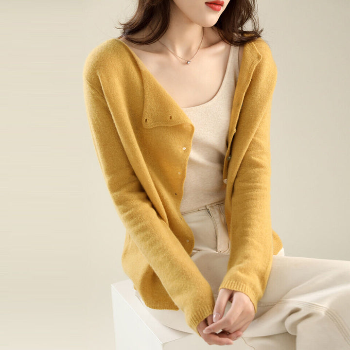 Luana | Elegante Strickjacke mit Knopfverschluss