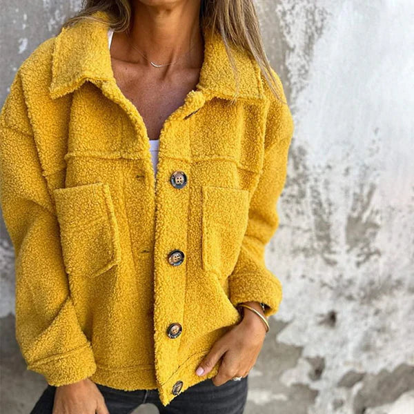 Priska | Kurze Wolljacke mit elegantem Aufschlag
