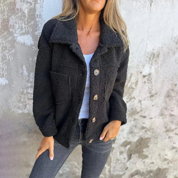 Priska | Kurze Wolljacke mit elegantem Aufschlag