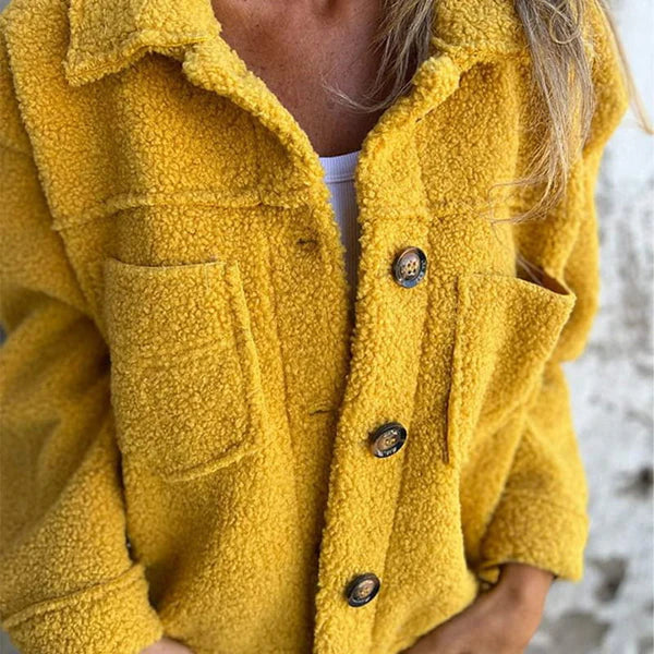 Priska | Kurze Wolljacke mit elegantem Aufschlag