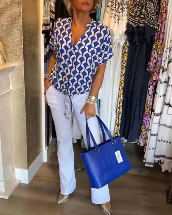 Sally | Lässiges Top mit Druck und V-Ausschnitt für warme Tage