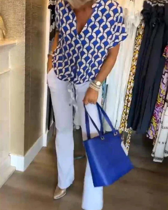 Sally | Lässiges Top mit Druck und V-Ausschnitt für warme Tage