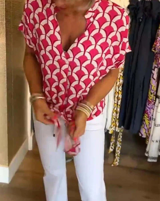 Sally | Lässiges Top mit Druck und V-Ausschnitt für warme Tage