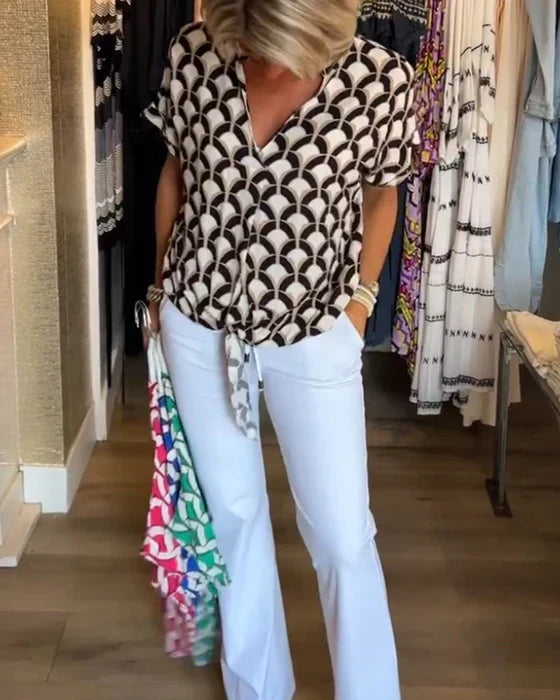 Sally | Lässiges Top mit Druck und V-Ausschnitt für warme Tage
