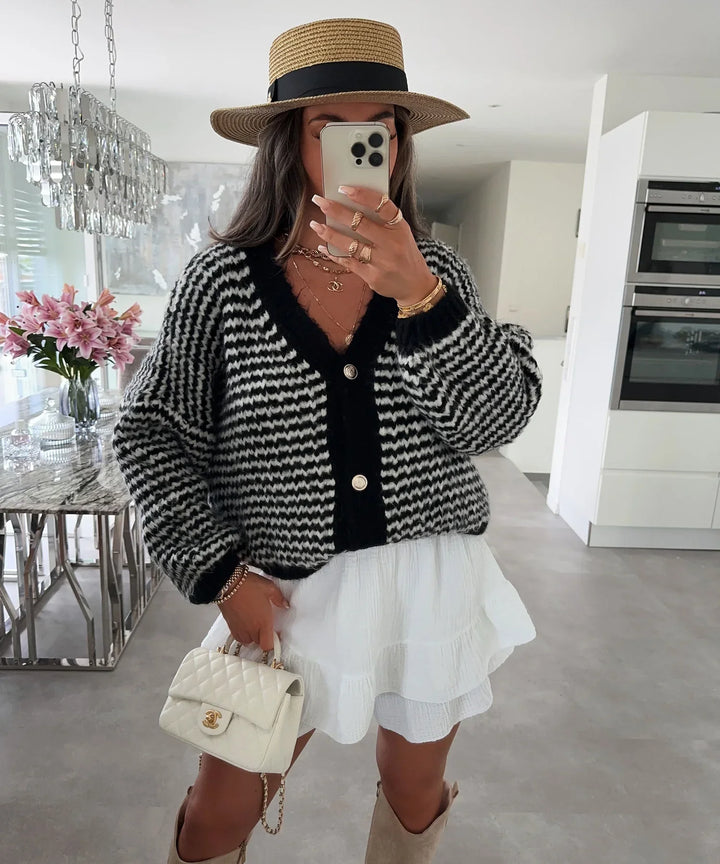 Nina | Strickjacke mit schlichtem, elegantem Design