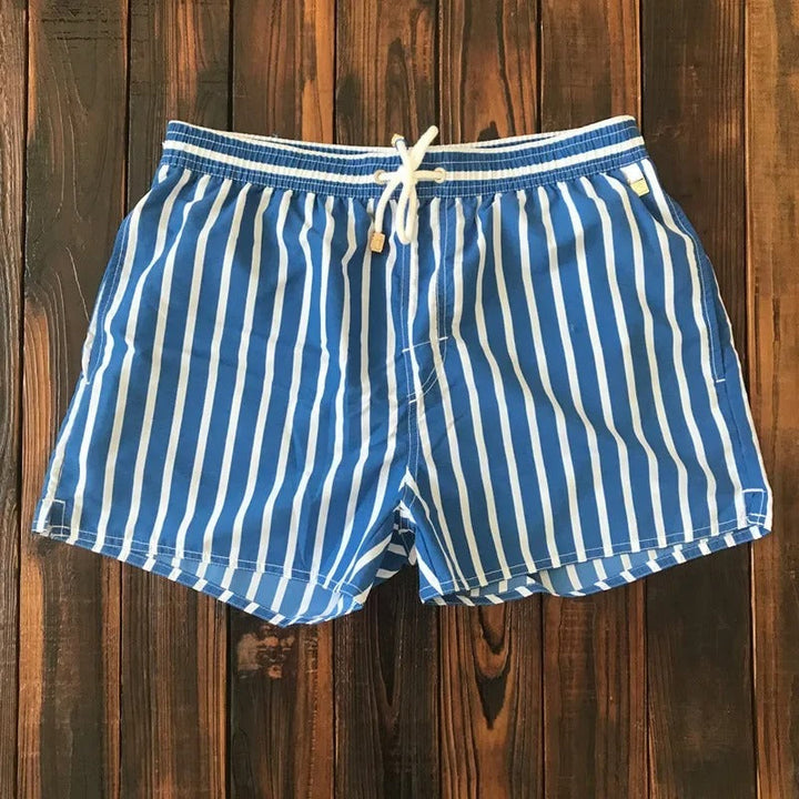 Nautisch gestreifte Shorts für den perfekten Marinelook