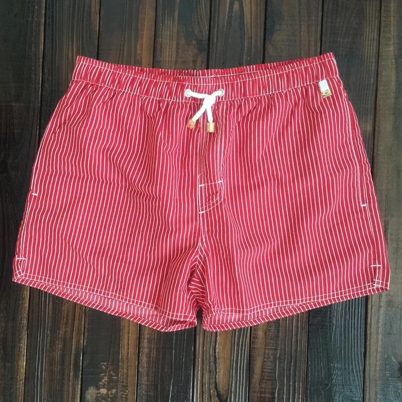 Nautisch gestreifte Shorts für den perfekten Marinelook