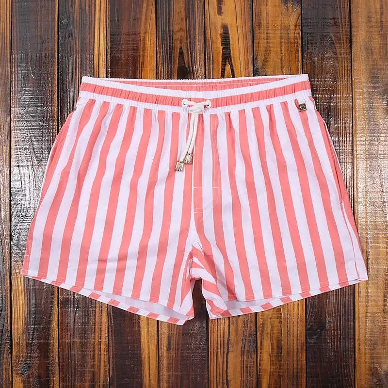 Nautisch gestreifte Shorts für den perfekten Marinelook