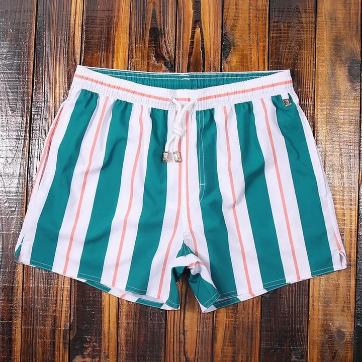 Nautisch gestreifte Shorts für den perfekten Marinelook